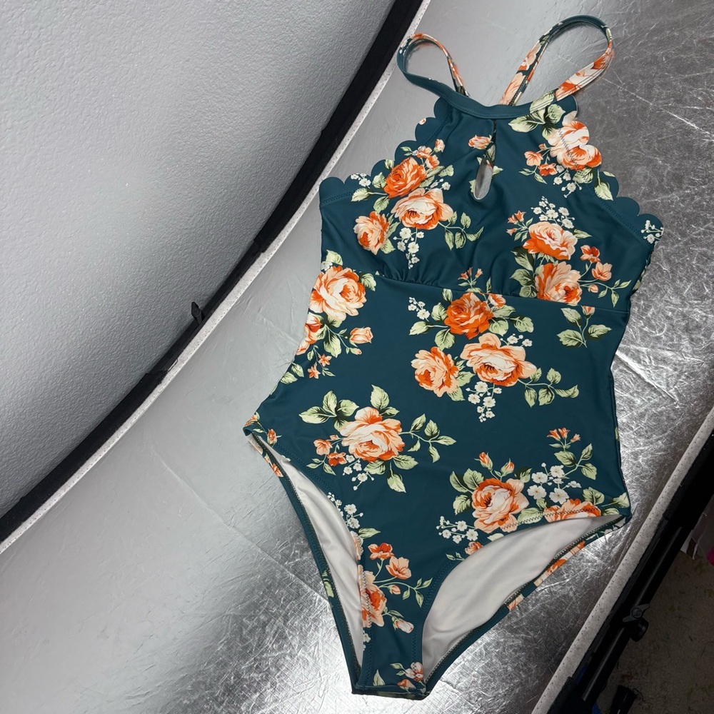 Cupshe Teal Floral Scalloped One Piece Swimsuit - Picture 3 of 13